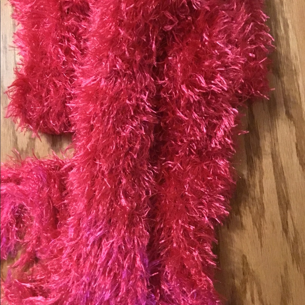 Girls pink fuzzy scarf 🌈 3/$10 - Picture 4 of 6